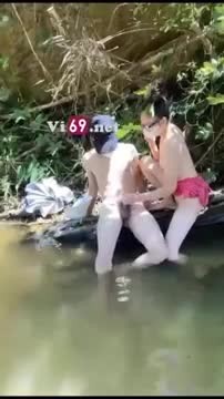 Đi du lịch là phụ còn đụ nhau mới là chính ! .