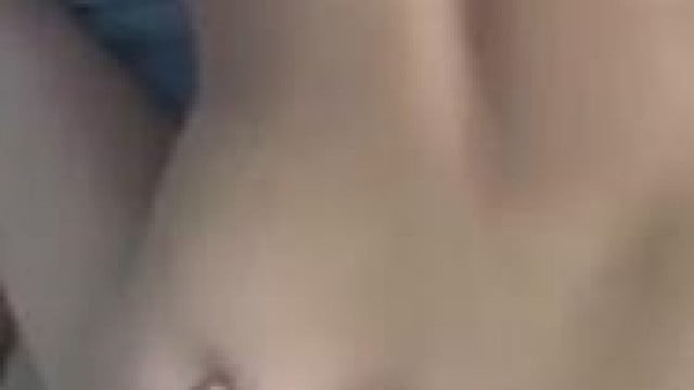 Thanh niên lén cởi bao chơi trần làm em hàng dỗi bỏ về